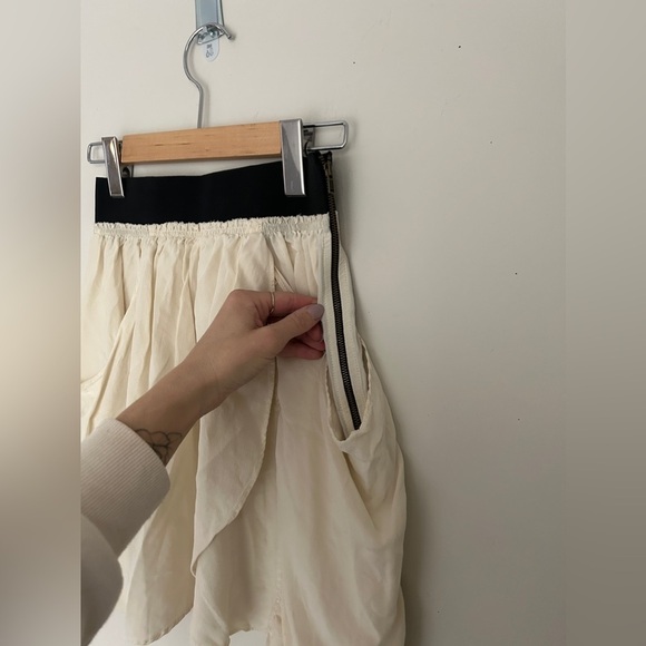 Wilfred Champagne Silk Taffeta Tulip Skirt Champagne with Black waistband ~ Sz 0 - Picture 4 of 6